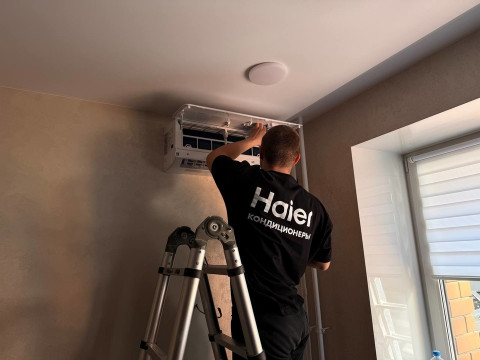 Монтаж сплит-системы Loriot LAC-IN-07TA NEON inverter в Барнауле — работа профессионалов компании «Буран Климат»