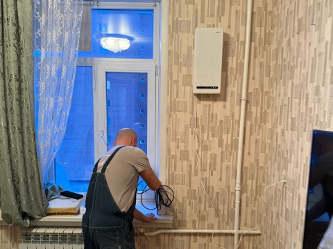 Установка рекуператора VAKIO Window Smart на ул. Котовского, 21 в Новосибирске — идеальное решение для свежего воздуха зимой